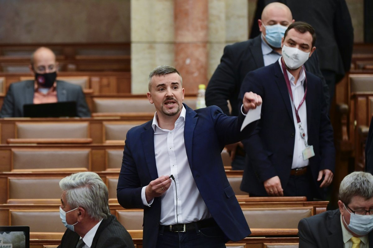 Jakab szerint a Fideszt erősítené, ha lemondana parlamenti mandátumáról 