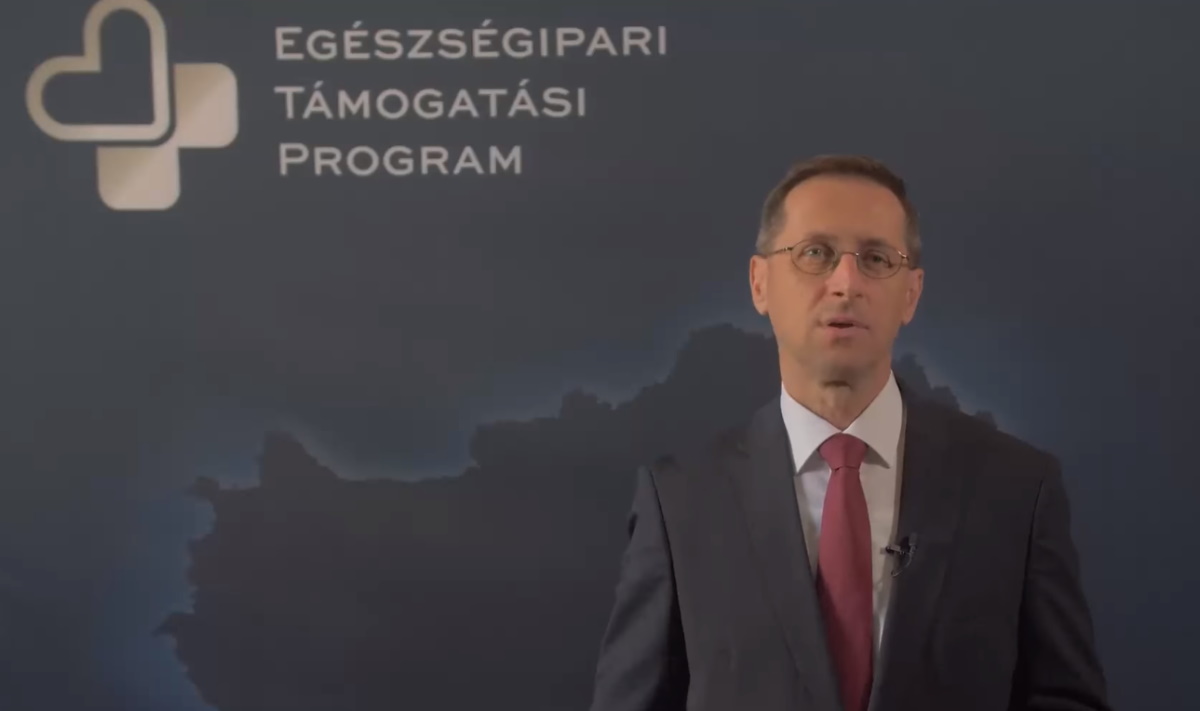 Varga Mihály: Magyarország már nem szorul külföldi beszállítókra a fertőtlenítőszerek terén sem