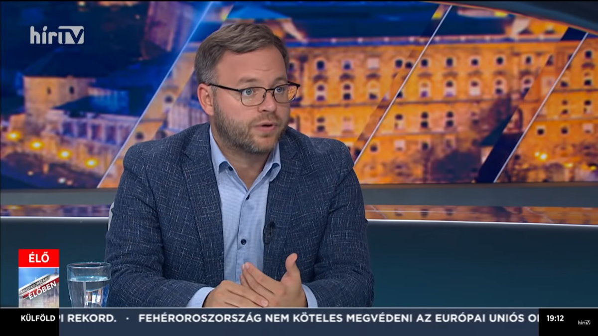 Zavarba hozta a Hír Tv műsorvezetője Orbán Balázst, amikor a Pegasus-ügyről kérdezte
